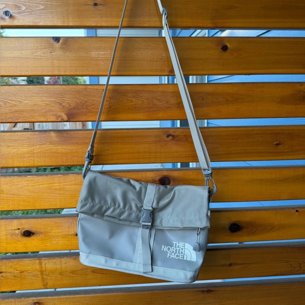 The North Face Light Gray Messenger Bag UNISEX